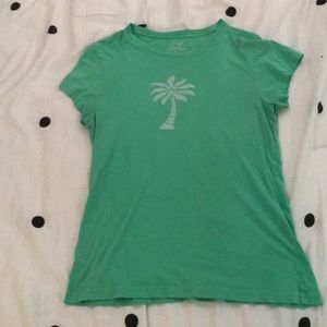 Vineyard vines tee shirt.